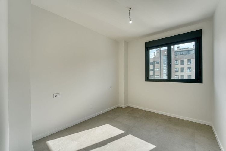Apartment | Resale in Torremolinos in Torremolinos Others, Costa del Sol - Photo 4