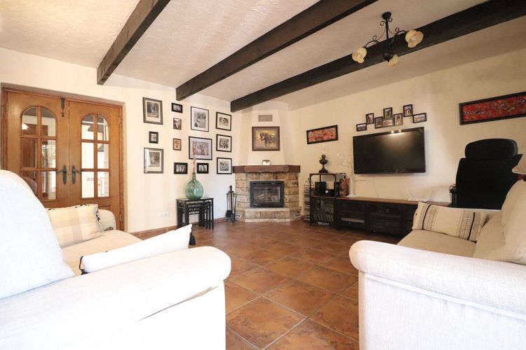 House | Resale in Albatera in Albatera, Costa Blanca - Photo 3