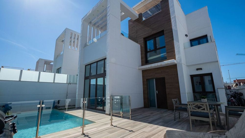 House | Resale in Los Balcones in Los Balcones, Costa Blanca - Main property photo