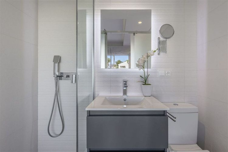 Apartment | Resale in Costalita in Costalita, Costa del Sol - Photo 5