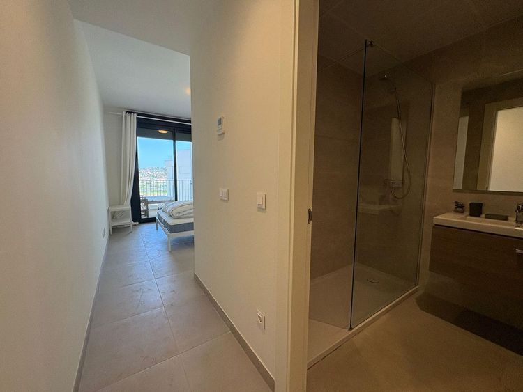 Apartment | Resale in Calanova Golf in Calanova Golf, Costa del Sol - Photo 3
