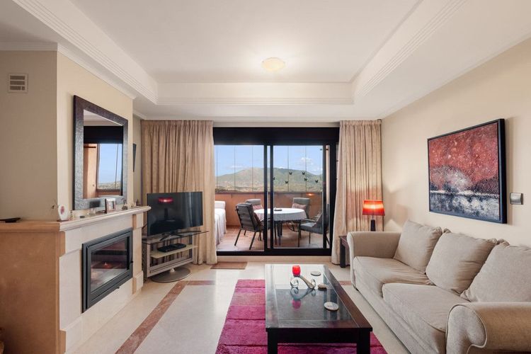 Apartment in La Mairena in La Mairena, Ojén, Costa del Sol - Photo 2