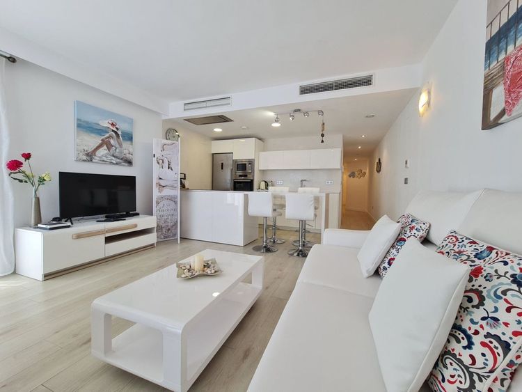 Apartment | Resale in Fuengirola in Fuengirola, Costa del Sol - Photo 3