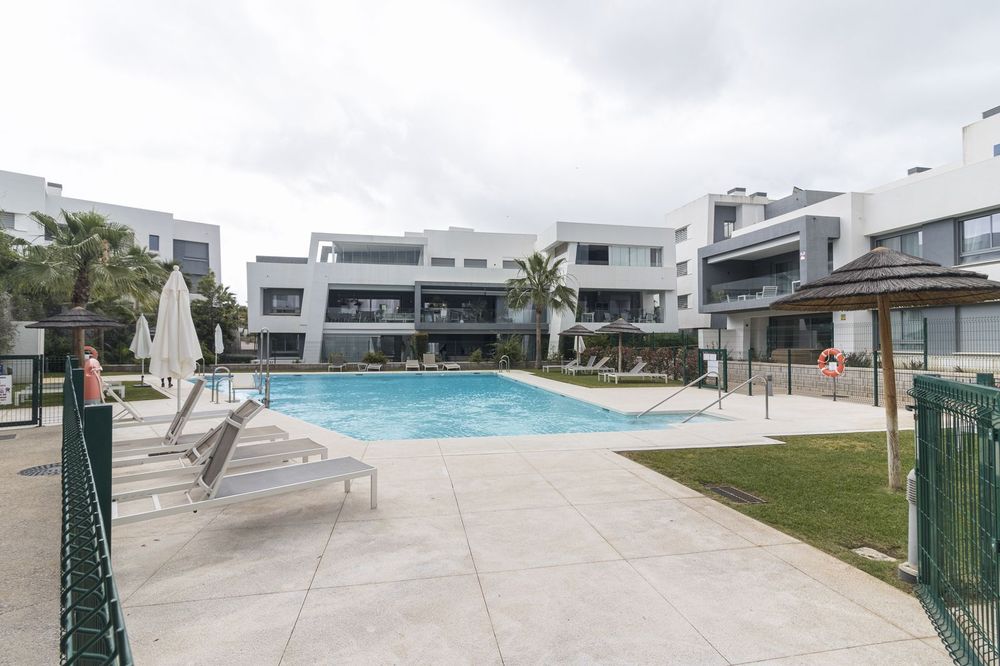Apartment | Resale in Estepona in Estepona, Costa del Sol - Main property photo