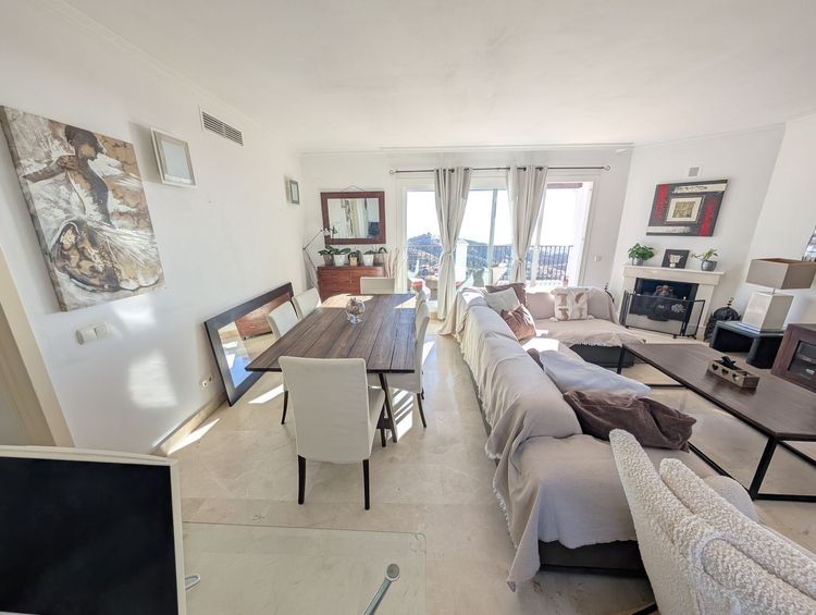 Penthouse | Resale in Calahonda in Calahonda, Costa del Sol - Photo 3