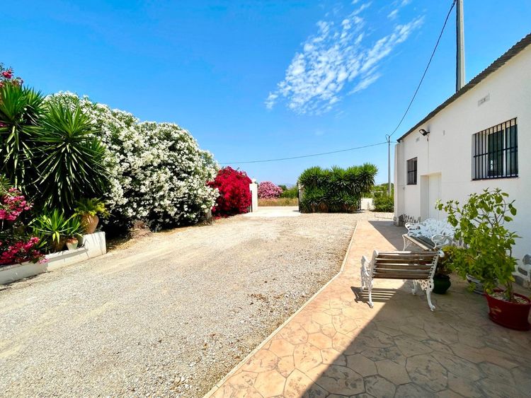 House | Resale in Daya Nueva in Daya Nueva, Costa Blanca - Photo 3