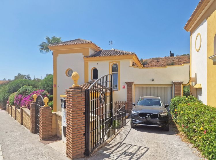 House | Resale in Riviera del Sol in Riviera del Sol, Costa del Sol - Photo 2