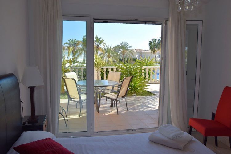 Apartment | Resale in La Fustera in La Fustera, Costa Blanca - Photo 2