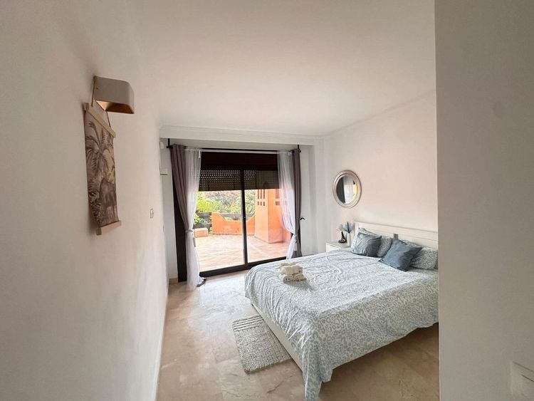 Apartment | Resale in Estepona in Estepona, Costa del Sol - Photo 5