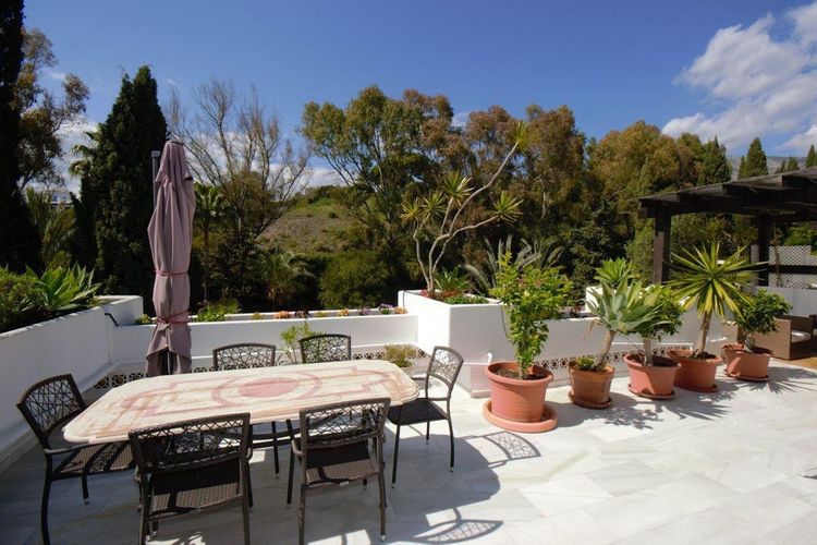 Apartment | Resale in The Golden Mile in The Golden Mile, Nagueles-Milla de Oro, Costa del Sol - Photo 3