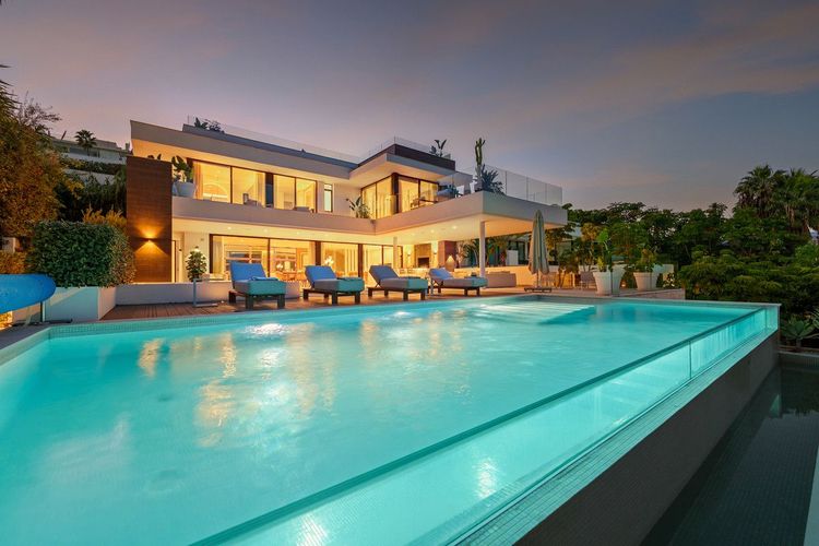 House | Resale in Nueva Andalucía - Development photo 1