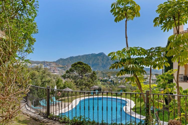 Penthouse | Resale in La Quinta in La Quinta, Costa del Sol - Photo 2