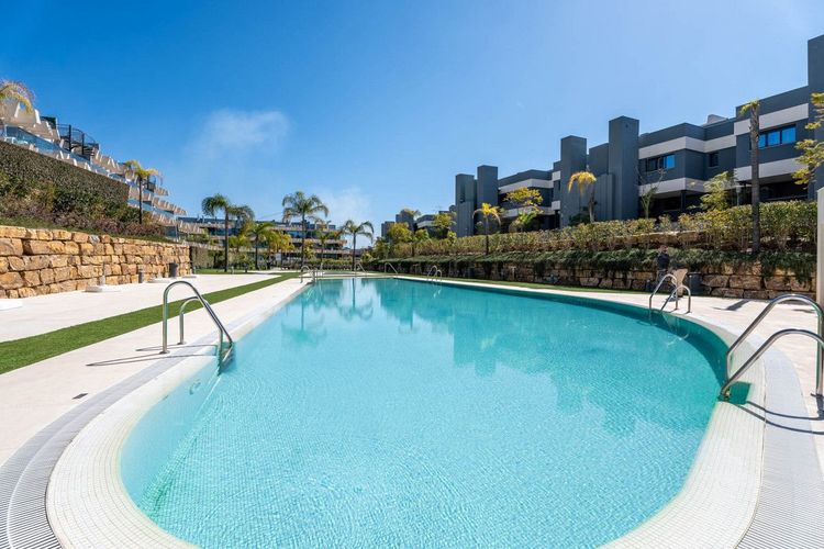 Penthouse | Resale in Estepona - Development photo 1