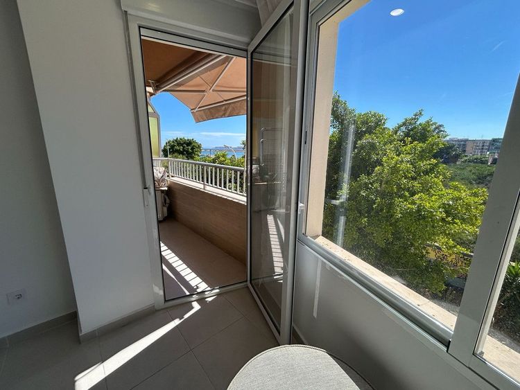 Apartment | Resale in Torrevieja in Torrevieja, Costa Blanca - Photo 4