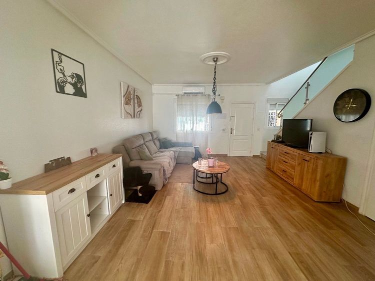 House | Resale in Dona Pepa in Dona Pepa, Costa Blanca - Photo 4