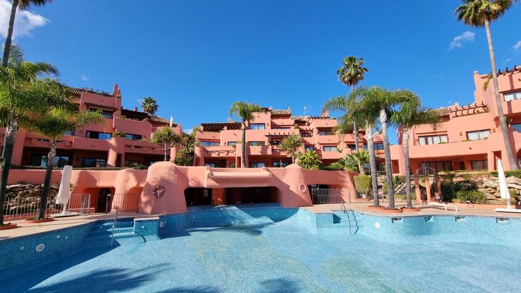 Apartment | Resale in Estepona - Development photo 1