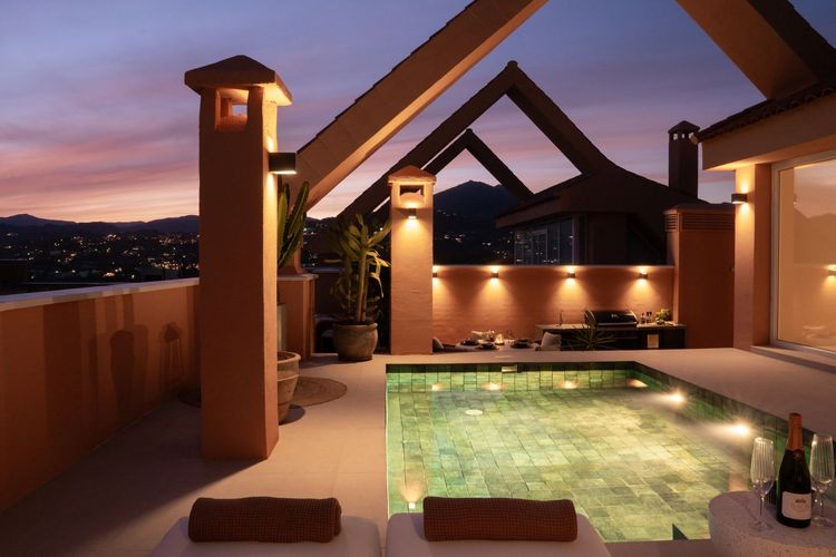 Penthouse | Resale in Los Naranjos - Development photo 1