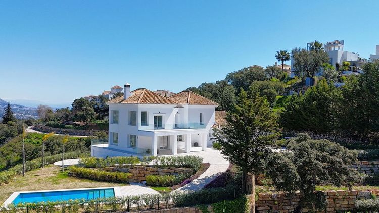 House | Resale in La Mairena in La Mairena, Costa del Sol - Photo 4