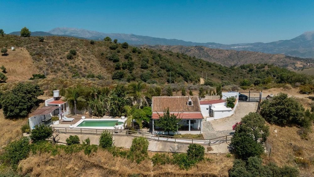 House | Resale in Monda in Monda, Costa del Sol - Main property photo