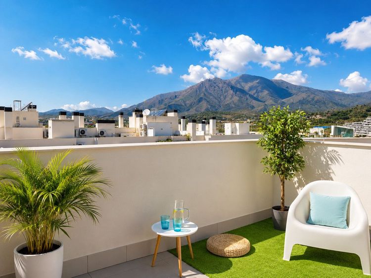 Penthouse | Resale in Estepona in Estepona, Costa del Sol - Photo 3