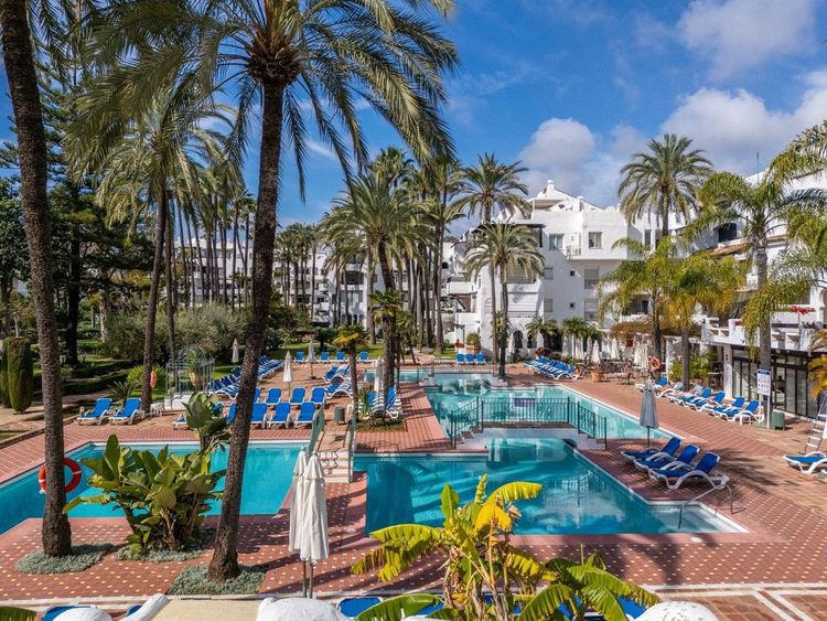 Apartment | Resale in Puerto Banús - Development photo 1