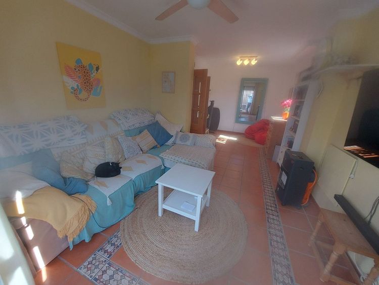 House | Resale in San Luis de Sabinillas in San Luis de Sabinillas, Costa del Sol - Photo 2