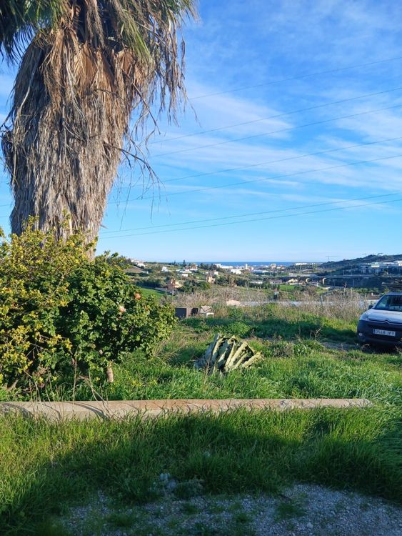 House | Resale in Estepona in Estepona, Costa del Sol - Photo 5