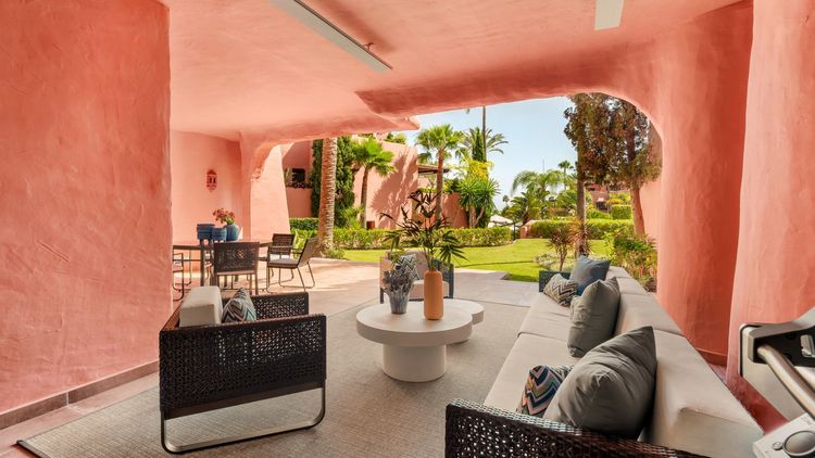 Apartment | Resale in New Golden Mile in New Golden Mile, Costa del Sol - Photo 3