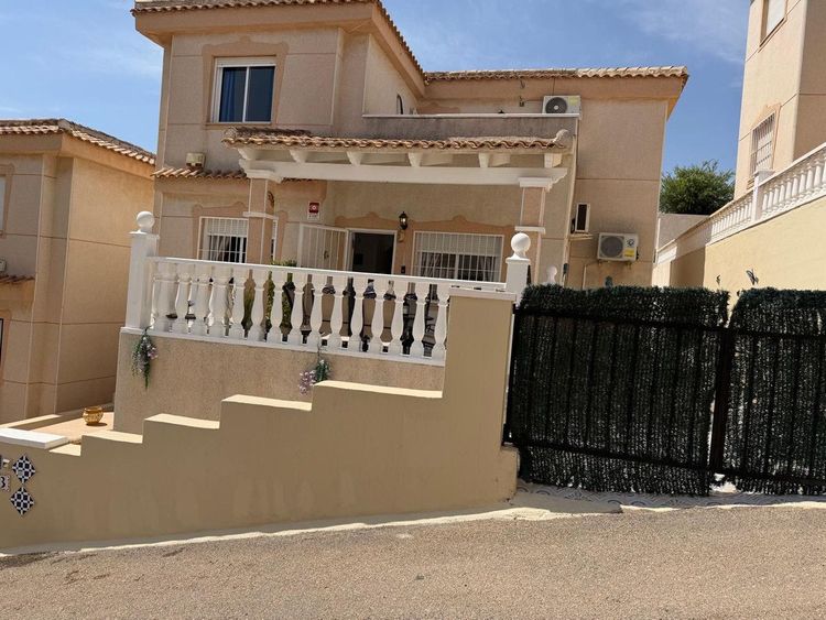 House | Resale in Ciudad Quesada in Ciudad Quesada, Costa Blanca - Photo 3