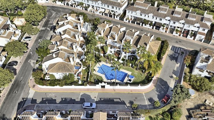 listing card gallery