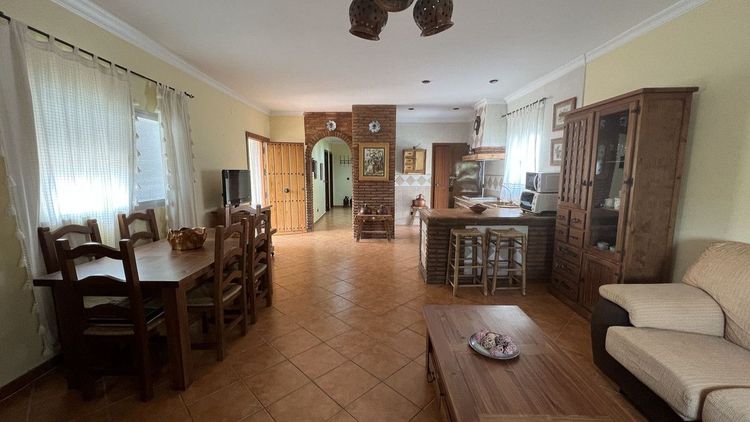 House | Resale in Almogía in Almogía, Costa del Sol - Photo 4