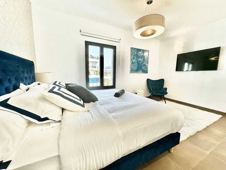 Apartment | Resale in Puerto Banús in Puerto Banús, Nueva Andalucía, Costa del Sol - Photo 5