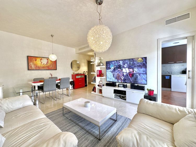 Apartment | Resale in Estepona in Estepona, Costa del Sol - Photo 4