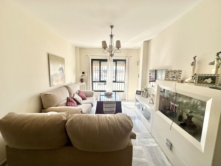 Apartment | Resale in Fuengirola in Fuengirola Others, Costa del Sol - Photo 3