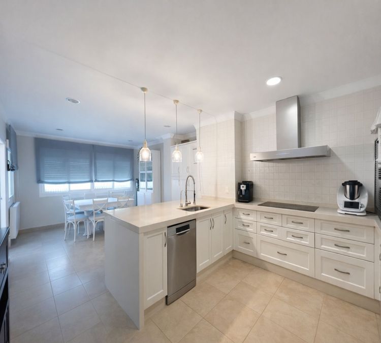 House | Resale in San Pedro de Alcántara - Development photo 1