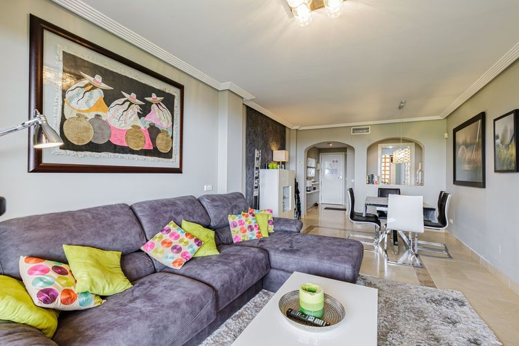 Apartment | Resale in Los Arqueros in Los Arqueros, Costa del Sol - Photo 5