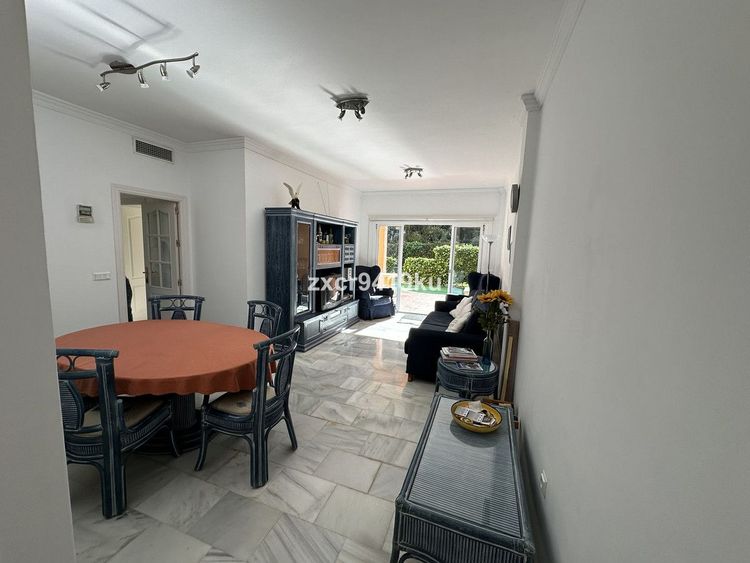 Apartment | Resale in Carib Playa in Carib Playa, Costa del Sol - Photo 2
