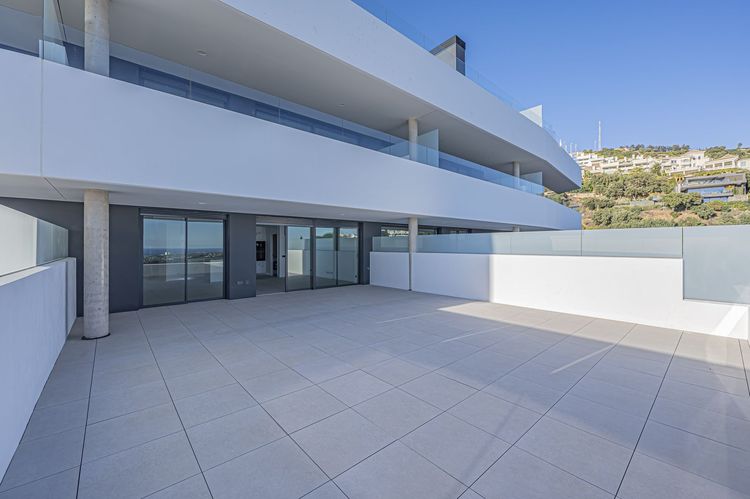 Apartment | Resale in Altos de los Monteros in Altos de los Monteros, Costa del Sol - Photo 5