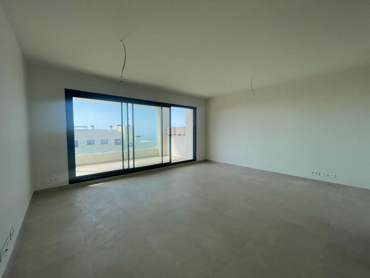 Apartment | Resale in Benalmadena in Benalmadena Others, Costa del Sol - Photo 4