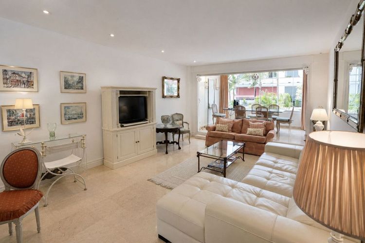 Apartment | Resale in Marbella in Marbella Others, Costa del Sol - Photo 4