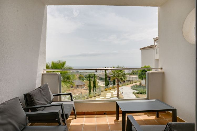 Apartment | Resale in Manilva Others in Manilva Others, Costa del Sol - Photo 2