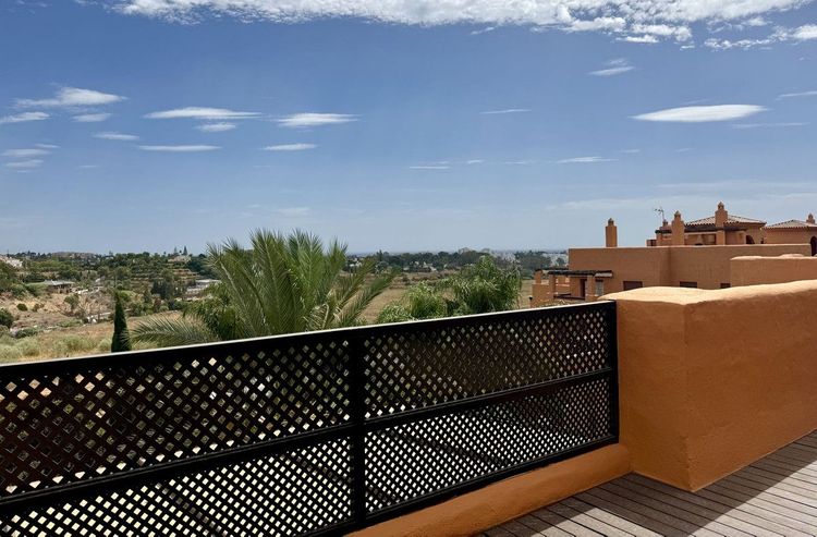 Penthouse | Resale in Benahavís in Benahavís Others, Costa del Sol - Photo 2