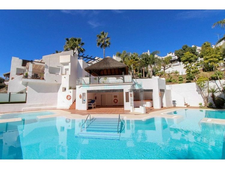 House | Resale in Istán in Istán, Costa del Sol - Photo 4