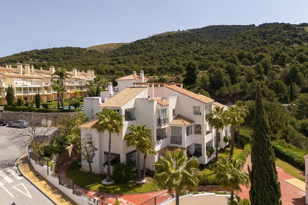 Penthouse | Resale in Alhaurín el Grande in Alhaurín el Grande, Costa del Sol - Main property photo