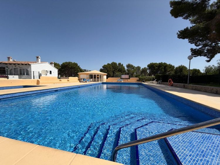 House | Resale in Moraira in Moraira, Costa Blanca - Photo 3