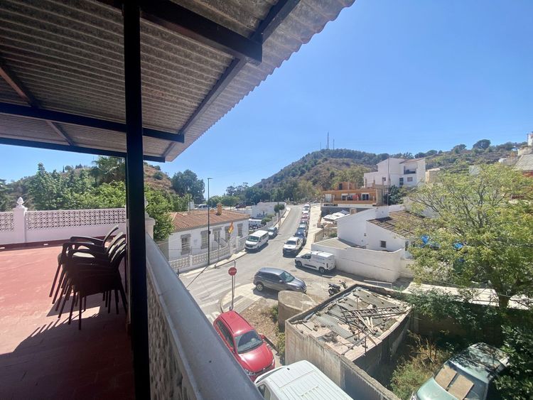 listing card gallery