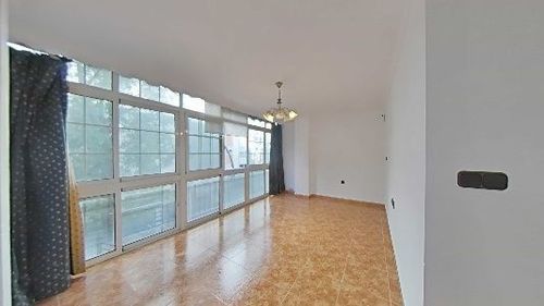 Apartment | Resale in Málaga in Málaga, Costa del Sol - Photo 2