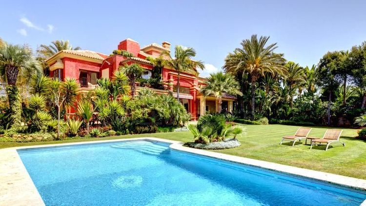 House | Resale in The Golden Mile - Development photo 1