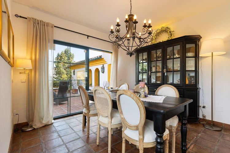 House | Resale in Miraflores in Miraflores, Costa del Sol - Photo 4