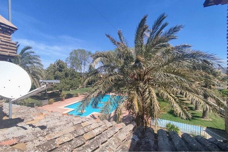 House | Resale in Antequera in Antequera, Costa del Sol - Photo 4